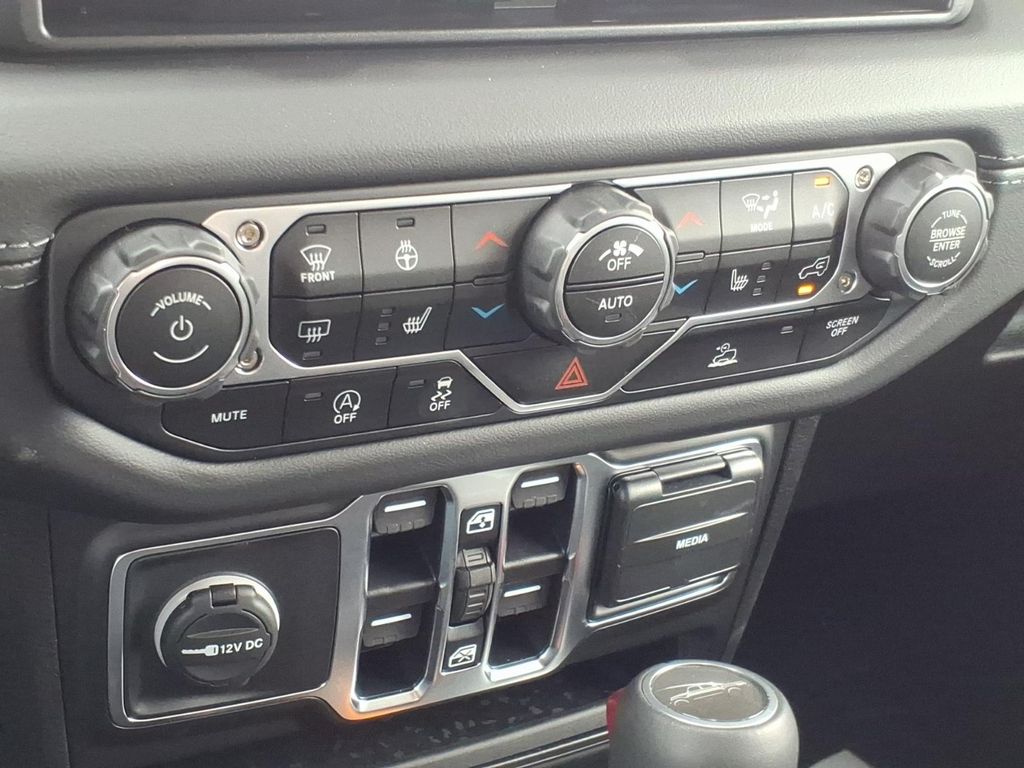 New Car 2025 Jeep Gladiator  Texas Trail For Sale Under $50,000 In Pleasanton, Texas