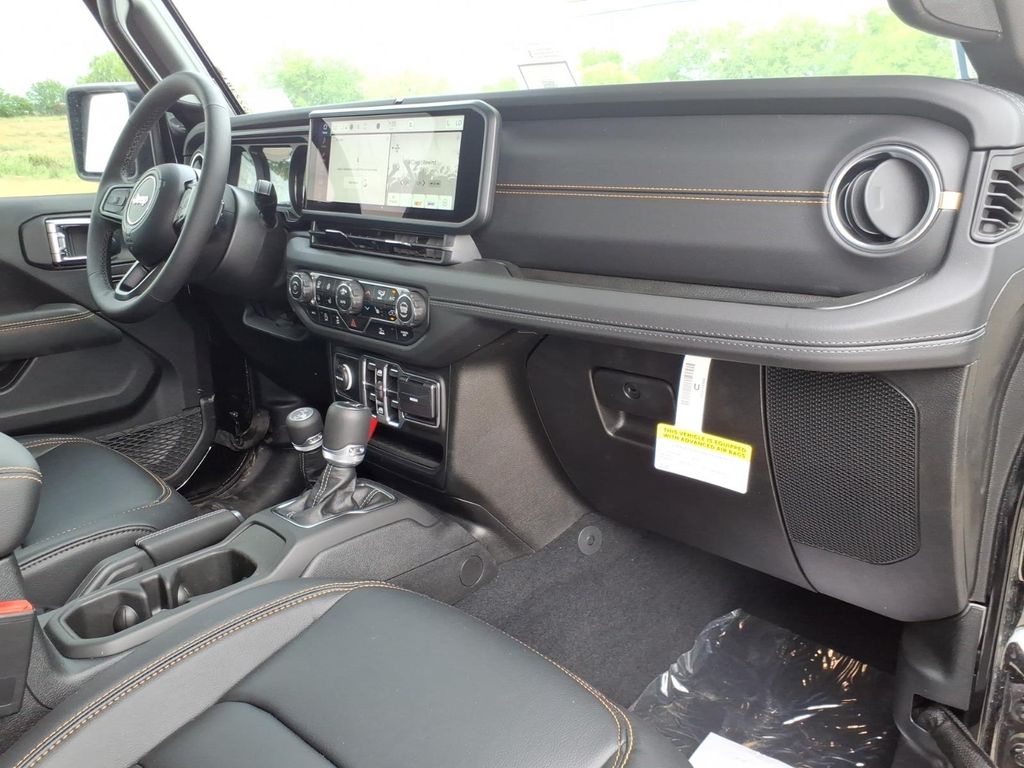 New Car 2025 Jeep Gladiator  Texas Trail For Sale Under $60,000 In Pleasanton, Texas