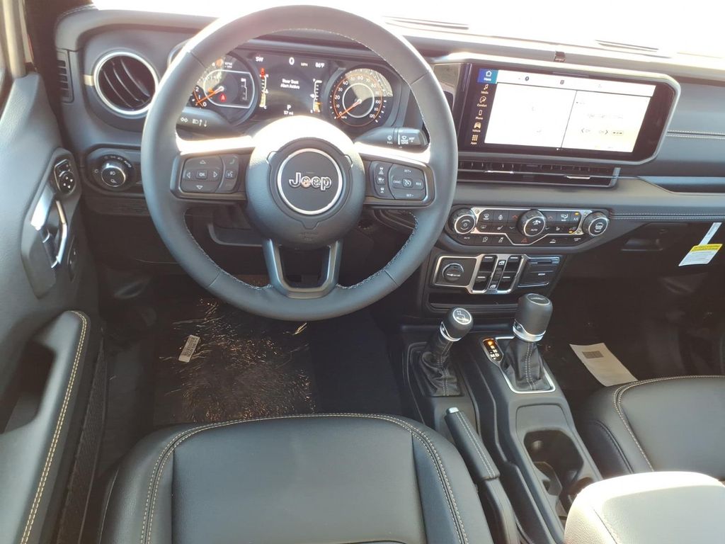 New Car 2025 Jeep Gladiator  Texas Trail For Sale Under $50,000 In Pleasanton, Texas