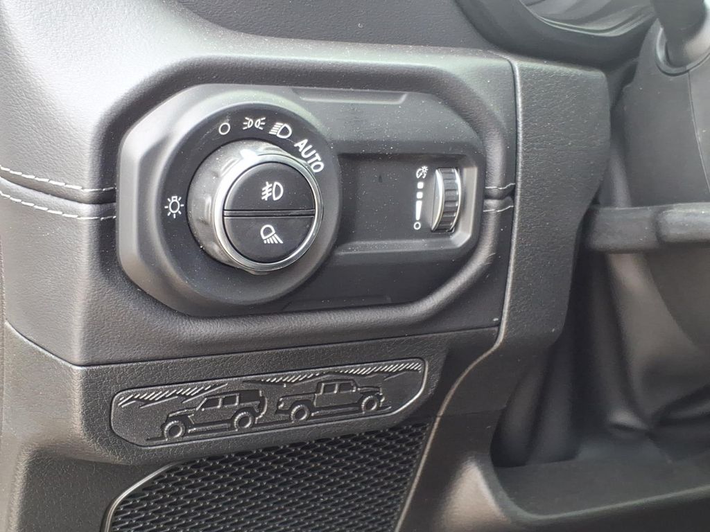 New Car 2025 Jeep Gladiator  Texas Trail For Sale Under $50,000 In Pleasanton, Texas