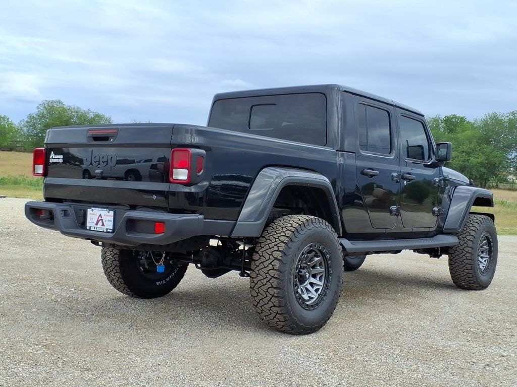 New Car 2025 Jeep Gladiator  Texas Trail For Sale Under $60,000 In Pleasanton, Texas