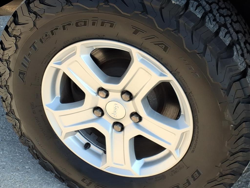 Used Car 2021 Jeep Wrangler  Unlimited Sahara For Sale Under $25,000 In Pleasanton, Texas