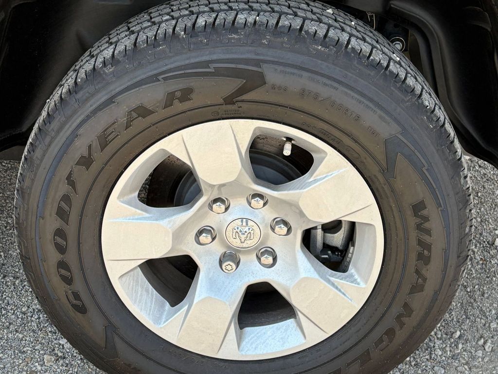 New Car 2025 Ram 1500  Lone Star For Sale Under $60,000 In Pleasanton, Texas