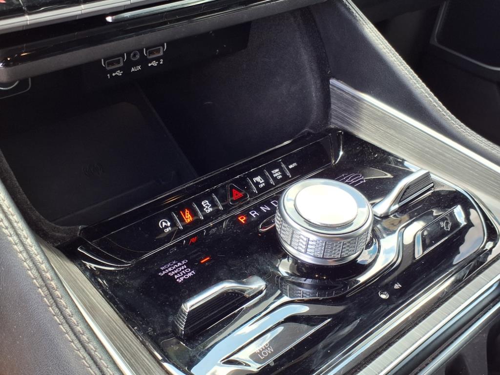 Used Car 2023 Jeep Wagoneer  Series Iii For Sale Under $50,000 In Pleasanton, Texas