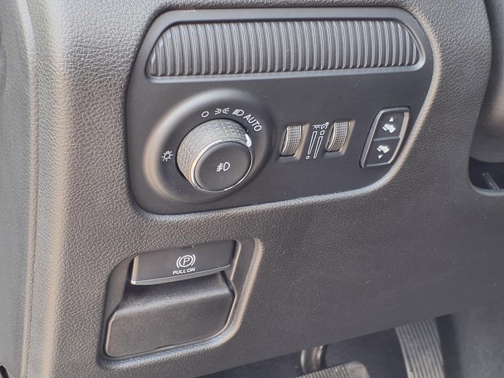 Used Car 2023 Jeep Wagoneer  Series Iii For Sale Under $50,000 In Pleasanton, Texas