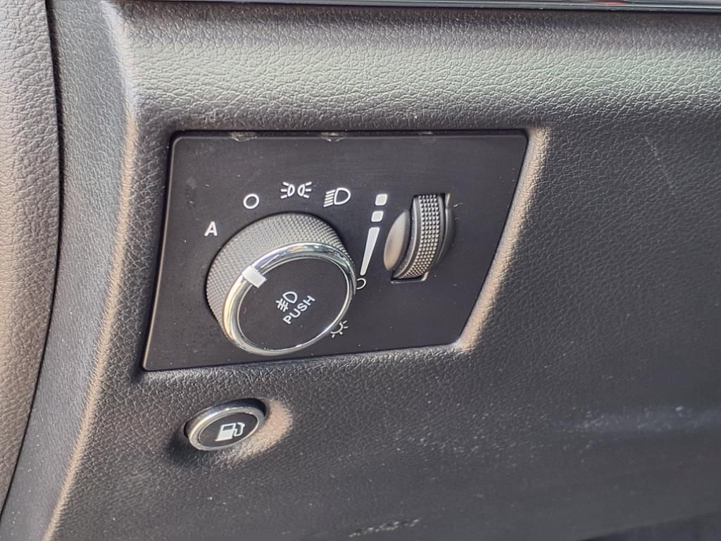 Used Car 2020 Jeep Grand Cherokee  Trailhawk For Sale Under $30,000 In Pleasanton, Texas