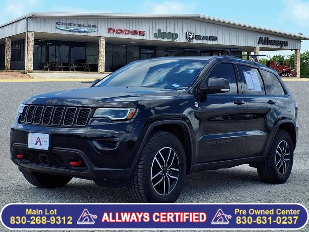Used Car 2020 Jeep Grand Cherokee  Trailhawk For Sale Under $30,000 In Pleasanton, Texas