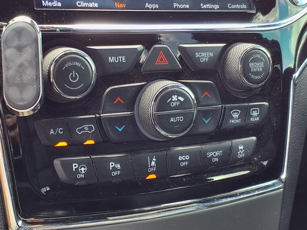 Used Car 2020 Jeep Grand Cherokee  Trailhawk For Sale Under $30,000 In Pleasanton, Texas