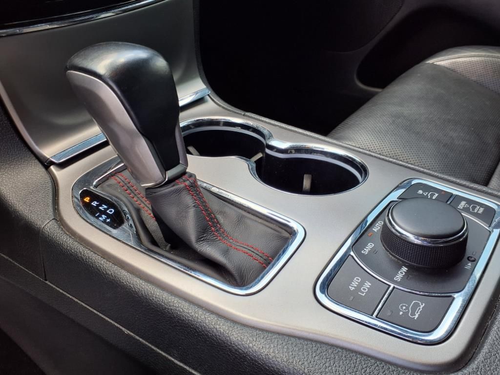 Used Car 2020 Jeep Grand Cherokee  Trailhawk For Sale Under $30,000 In Pleasanton, Texas