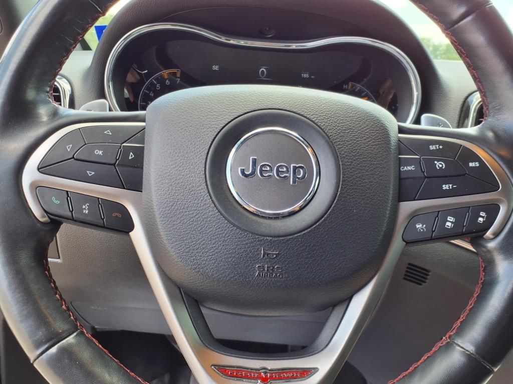 Used Car 2020 Jeep Grand Cherokee  Trailhawk For Sale Under $30,000 In Pleasanton, Texas