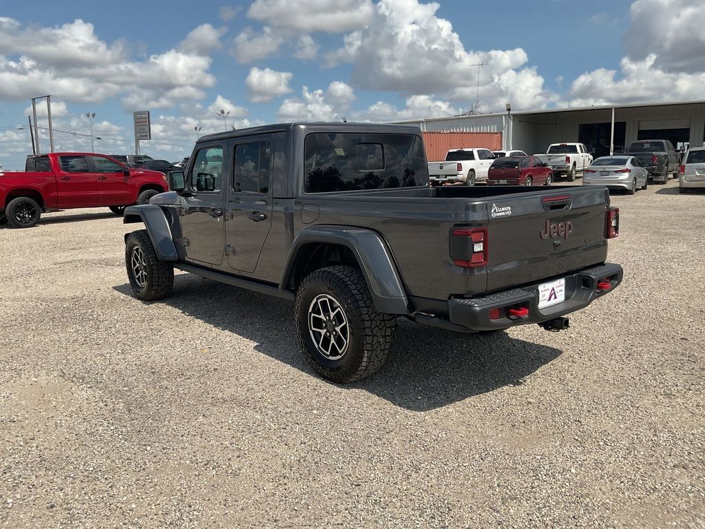 New Car 2025 Jeep Gladiator  Rubicon For Sale Under $60,000 In Pleasanton, Texas