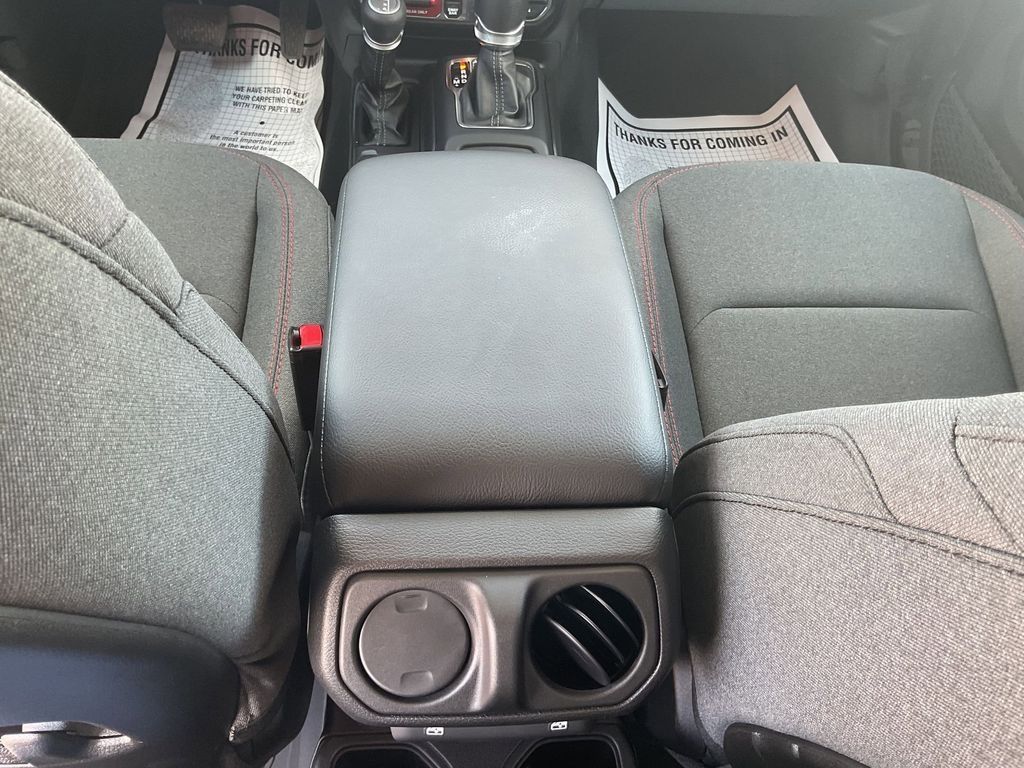 New Car 2025 Jeep Gladiator  Rubicon For Sale Under $60,000 In Pleasanton, Texas
