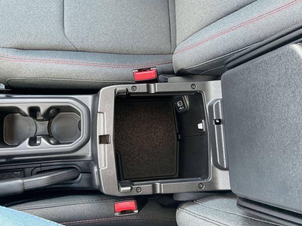 New Car 2025 Jeep Gladiator  Rubicon For Sale Under $60,000 In Pleasanton, Texas