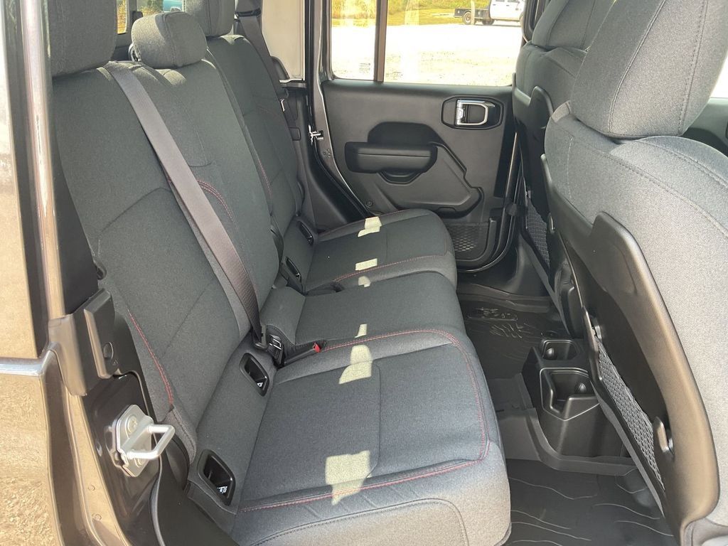 New Car 2025 Jeep Gladiator  Rubicon For Sale Under $60,000 In Pleasanton, Texas
