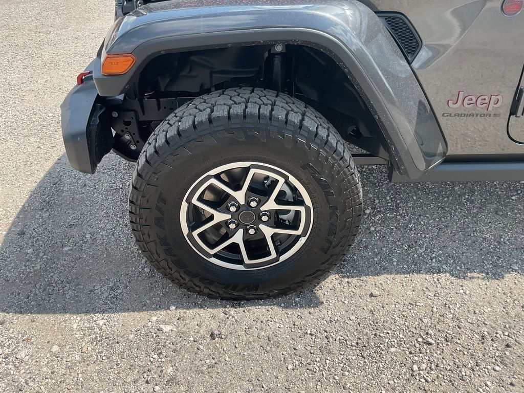 New Car 2025 Jeep Gladiator  Rubicon For Sale Under $60,000 In Pleasanton, Texas