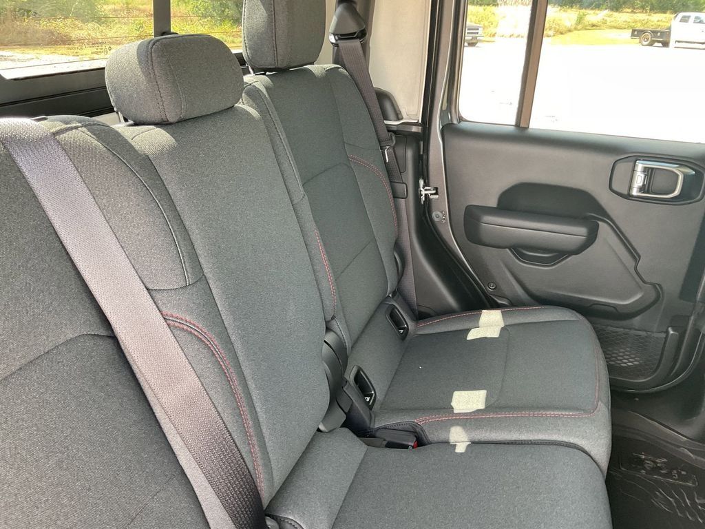 New Car 2025 Jeep Gladiator  Rubicon For Sale Under $60,000 In Pleasanton, Texas
