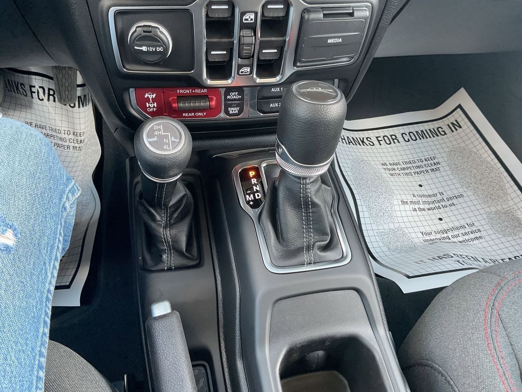 New Car 2025 Jeep Gladiator  Rubicon For Sale Under $60,000 In Pleasanton, Texas