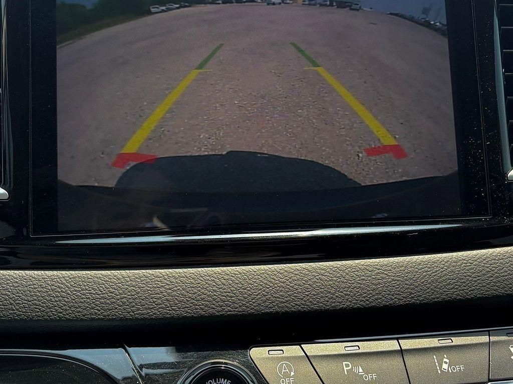 Used Car 2023 Chrysler Pacifica  Touring L For Sale Under $25,000 In Pleasanton, Texas