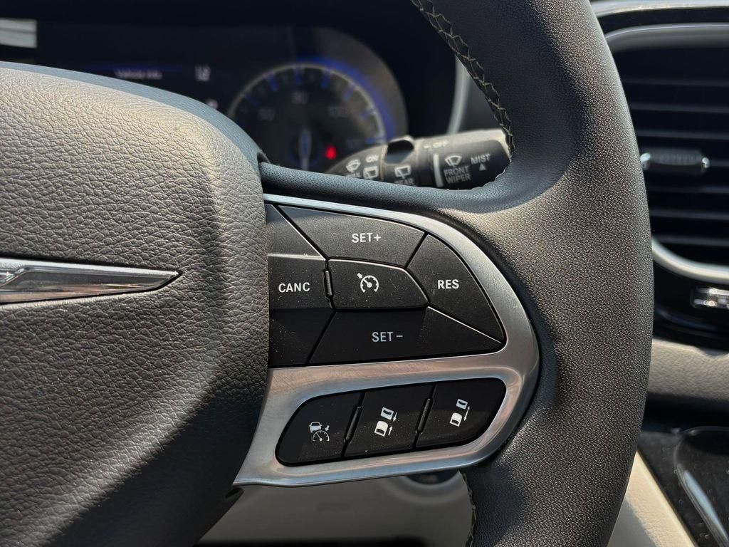 Used Car 2023 Chrysler Pacifica  Touring L For Sale Under $25,000 In Pleasanton, Texas