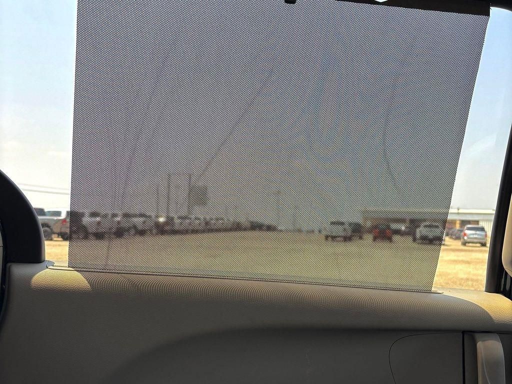 Used Car 2023 Chrysler Pacifica  Touring L For Sale Under $25,000 In Pleasanton, Texas