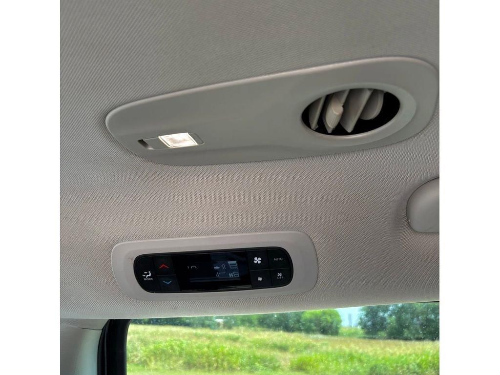 Used Car 2023 Chrysler Pacifica  Touring L For Sale Under $25,000 In Pleasanton, Texas