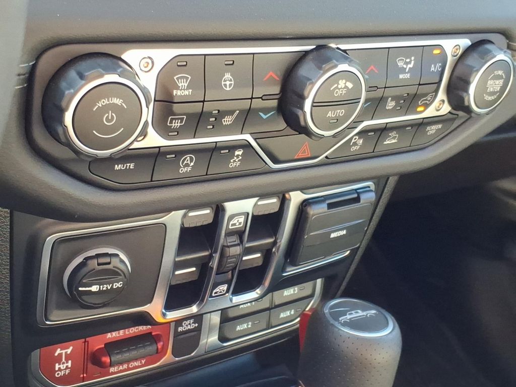 Used Car 2025 Jeep Gladiator  Mojave X For Sale Under $50,000 In Pleasanton, Texas