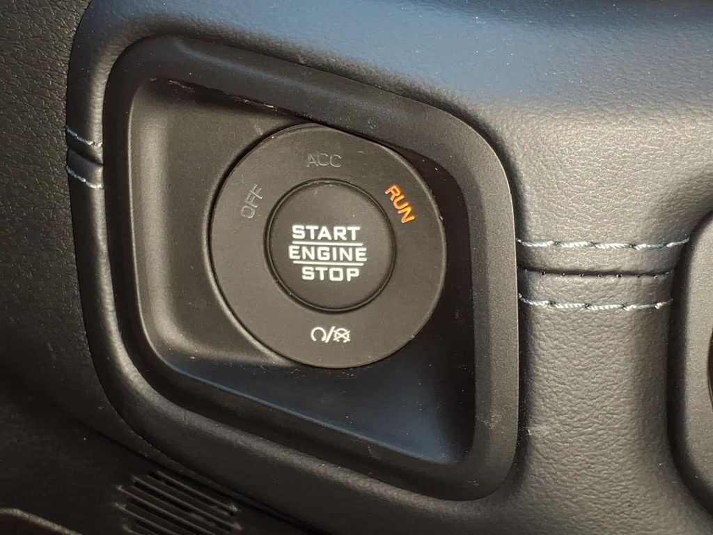 Used Car 2025 Jeep Gladiator  Mojave X For Sale Under $50,000 In Pleasanton, Texas