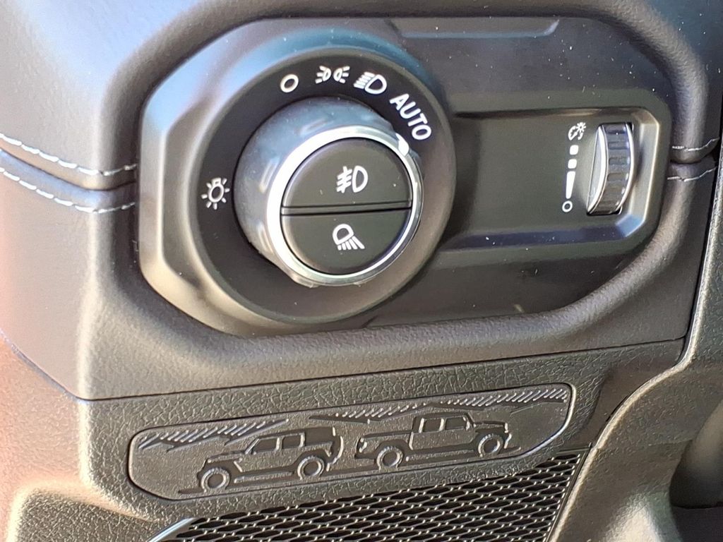 Used Car 2025 Jeep Gladiator  Mojave X For Sale Under $50,000 In Pleasanton, Texas