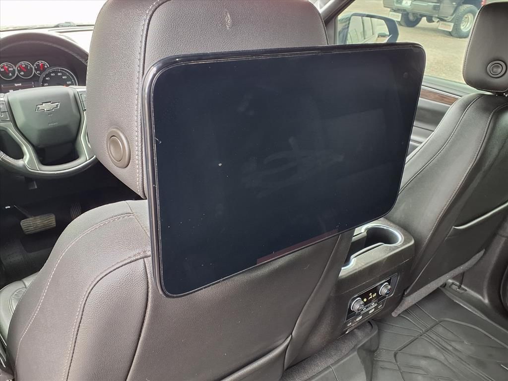 Used Car 2021 Chevrolet Suburban  Z71 For Sale Under $50,000 In Pleasanton, Texas