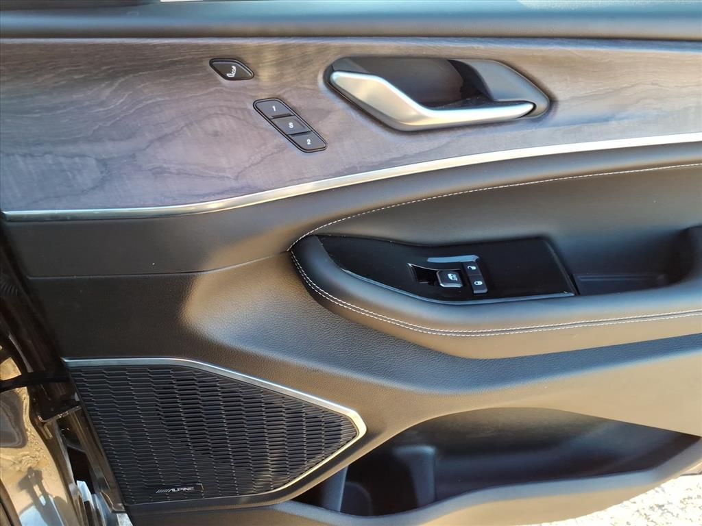 Used Car 2022 Jeep Grand Cherokee  Overland For Sale Under $40,000 In Pleasanton, Texas