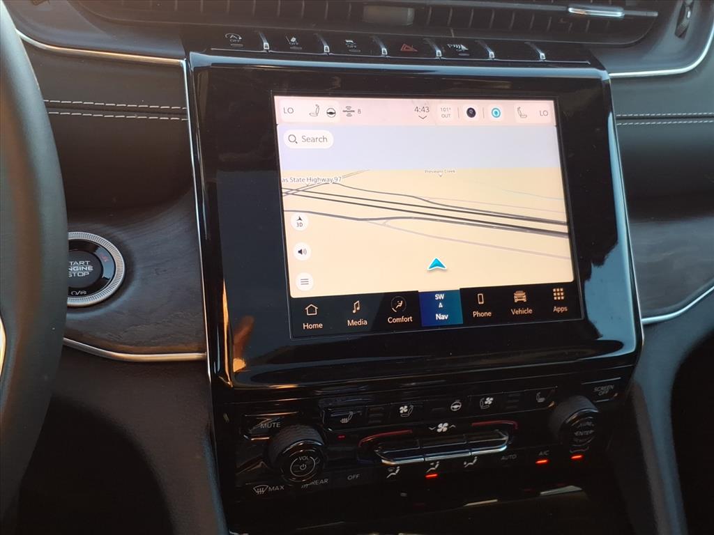 Used Car 2022 Jeep Grand Cherokee  Overland For Sale Under $40,000 In Pleasanton, Texas