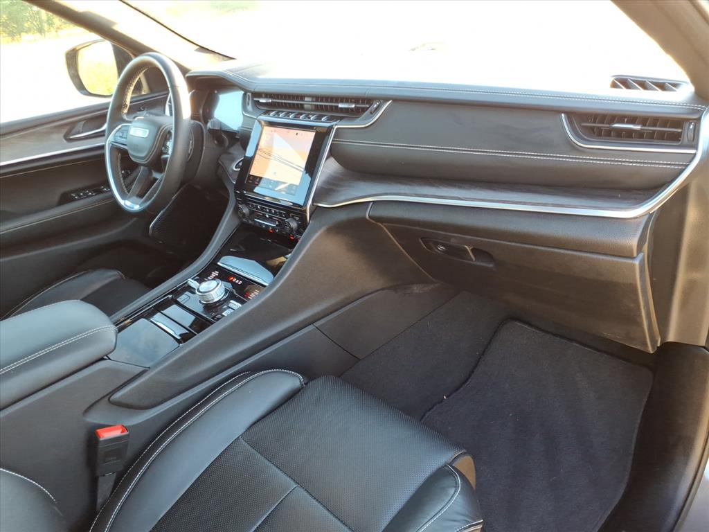 Used Car 2022 Jeep Grand Cherokee  Overland For Sale Under $40,000 In Pleasanton, Texas