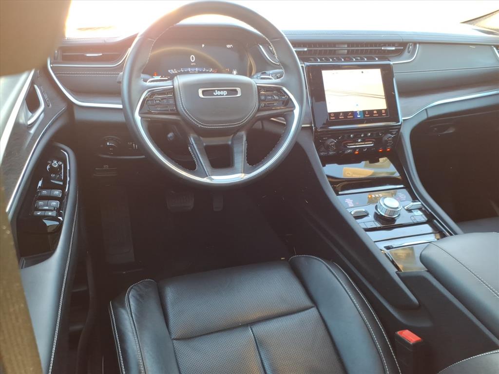 Used Car 2022 Jeep Grand Cherokee  Overland For Sale Under $40,000 In Pleasanton, Texas