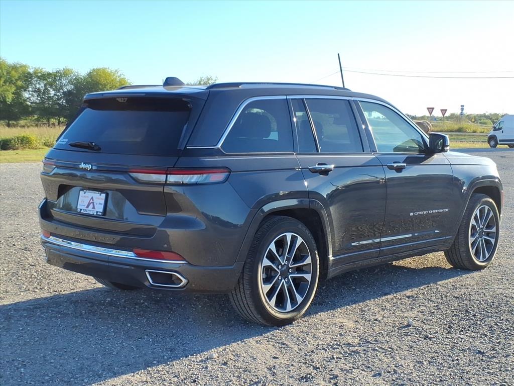 Used Car 2022 Jeep Grand Cherokee  Overland For Sale Under $40,000 In Pleasanton, Texas