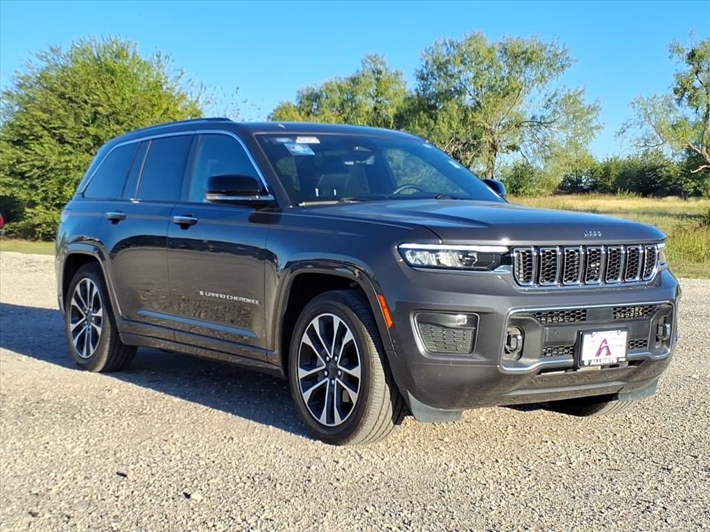 Used Car 2022 Jeep Grand Cherokee  Overland For Sale Under $40,000 In Pleasanton, Texas