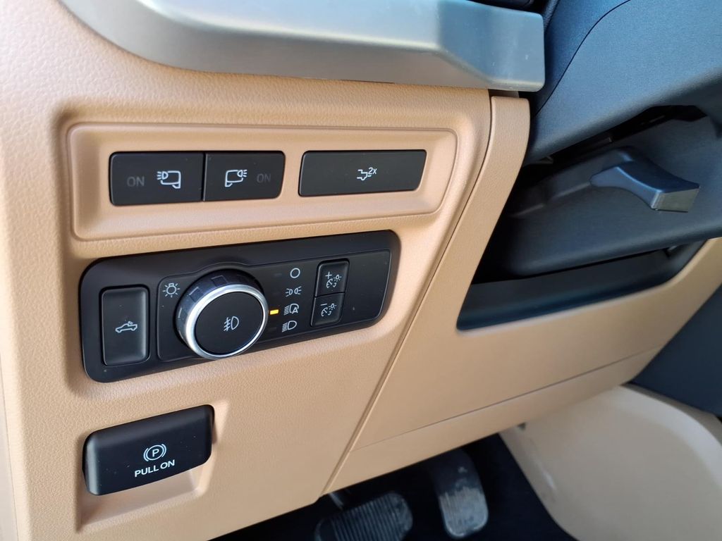 Used Car 2022 Ford F-150  Xlt For Sale Under $40,000 In Pleasanton, Texas