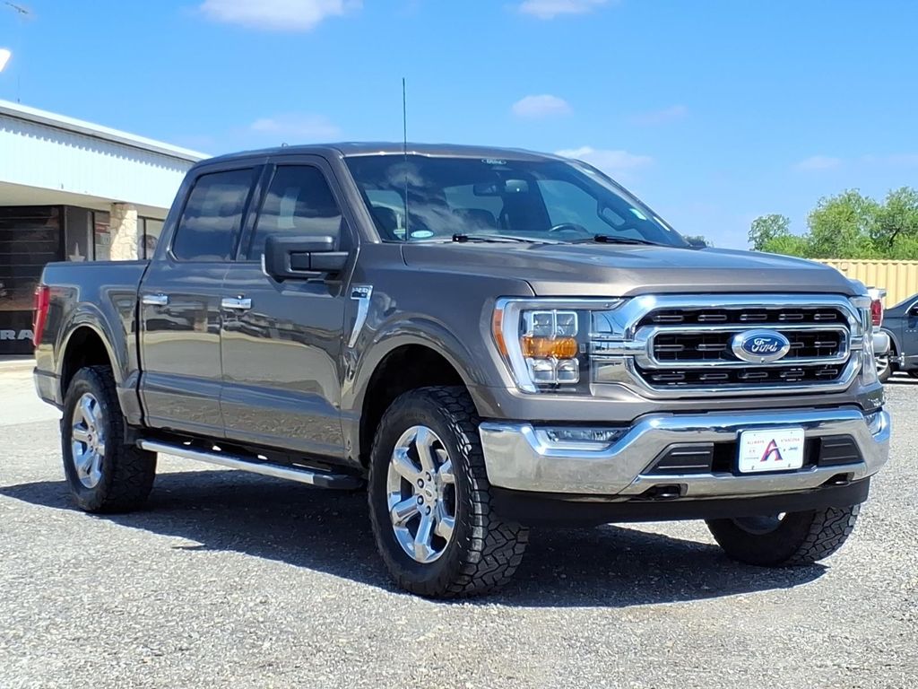 Used Car 2022 Ford F-150  Xlt For Sale Under $40,000 In Pleasanton, Texas