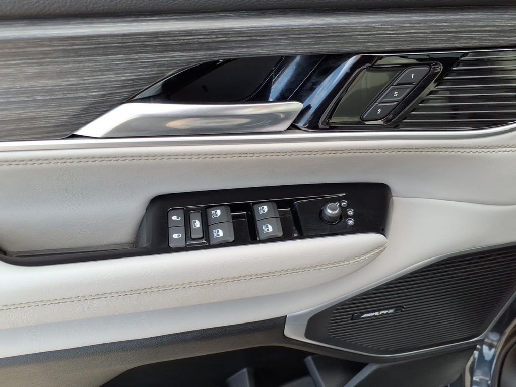 Used Car 2023 Jeep Wagoneer L  Series Ii For Sale Under $50,000 In Pleasanton, Texas