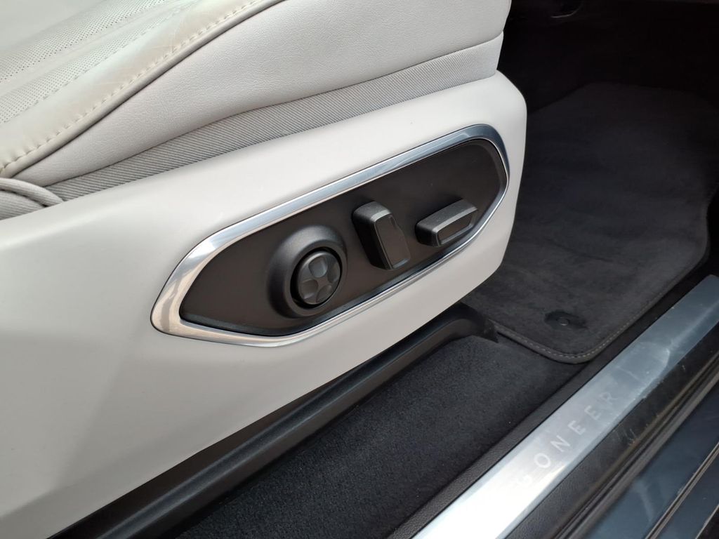 Used Car 2023 Jeep Wagoneer L  Series Ii For Sale Under $50,000 In Pleasanton, Texas