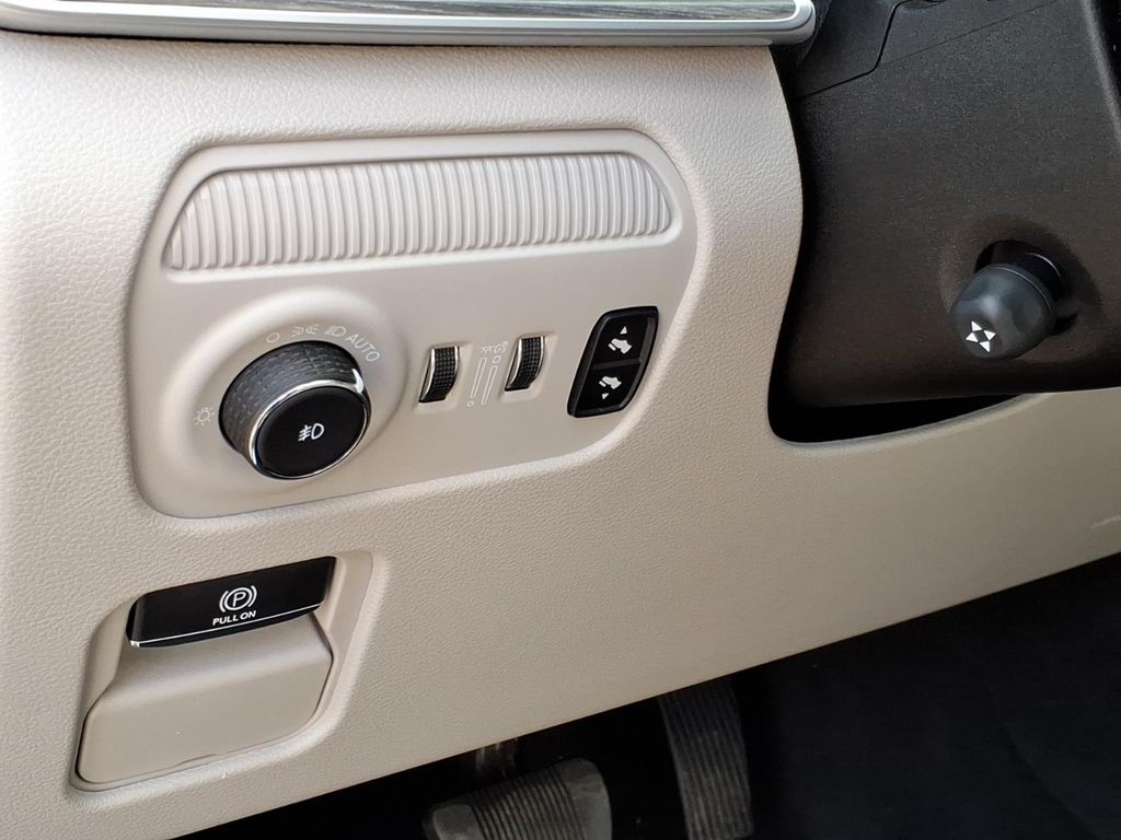 Used Car 2023 Jeep Wagoneer L  Series Ii For Sale Under $50,000 In Pleasanton, Texas