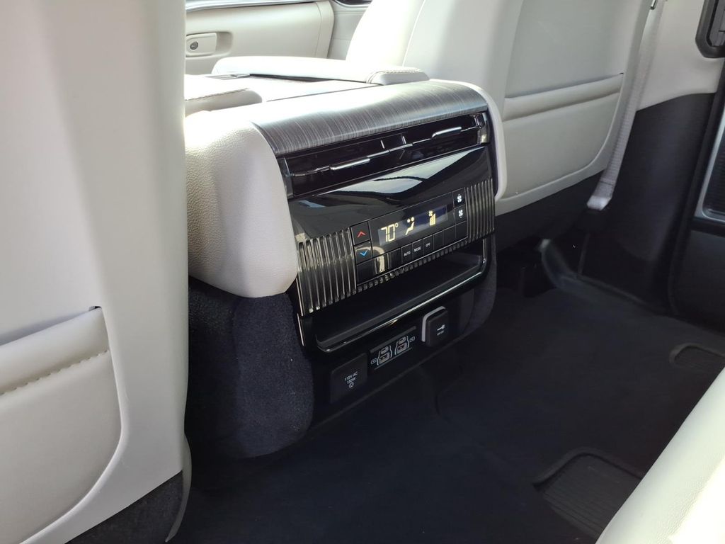 Used Car 2023 Jeep Wagoneer L  Series Ii For Sale Under $50,000 In Pleasanton, Texas