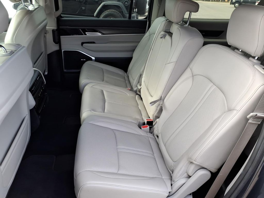 Used Car 2023 Jeep Wagoneer L  Series Ii For Sale Under $50,000 In Pleasanton, Texas