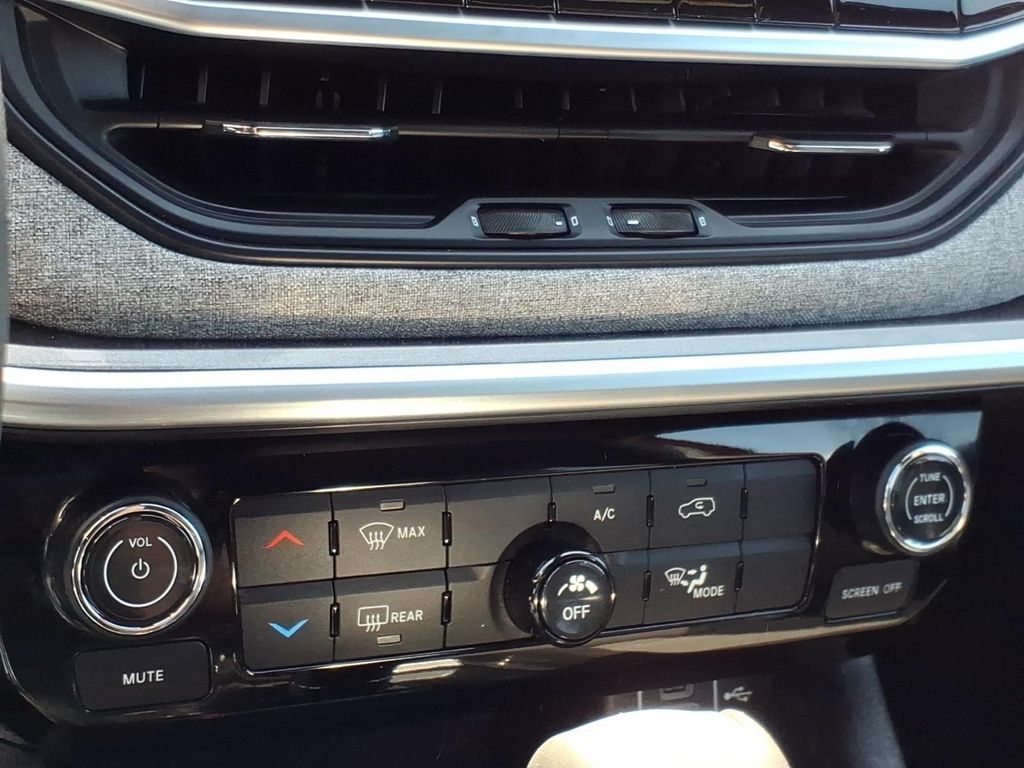 Used Car 2025 Jeep Compass  Latitude For Sale Under $25,000 In Pleasanton, Texas