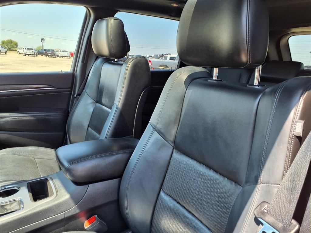 Used Car 2021 Jeep Grand Cherokee  Limited For Sale Under $25,000 In Pleasanton, Texas