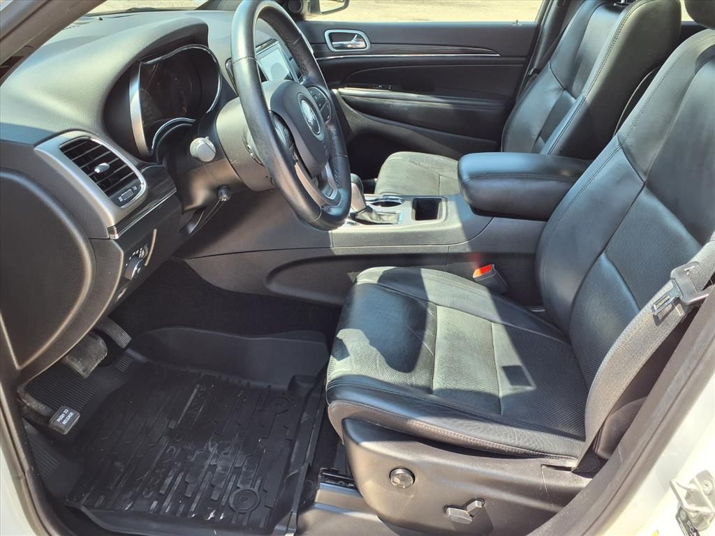 Used Car 2021 Jeep Grand Cherokee  Limited For Sale Under $25,000 In Pleasanton, Texas