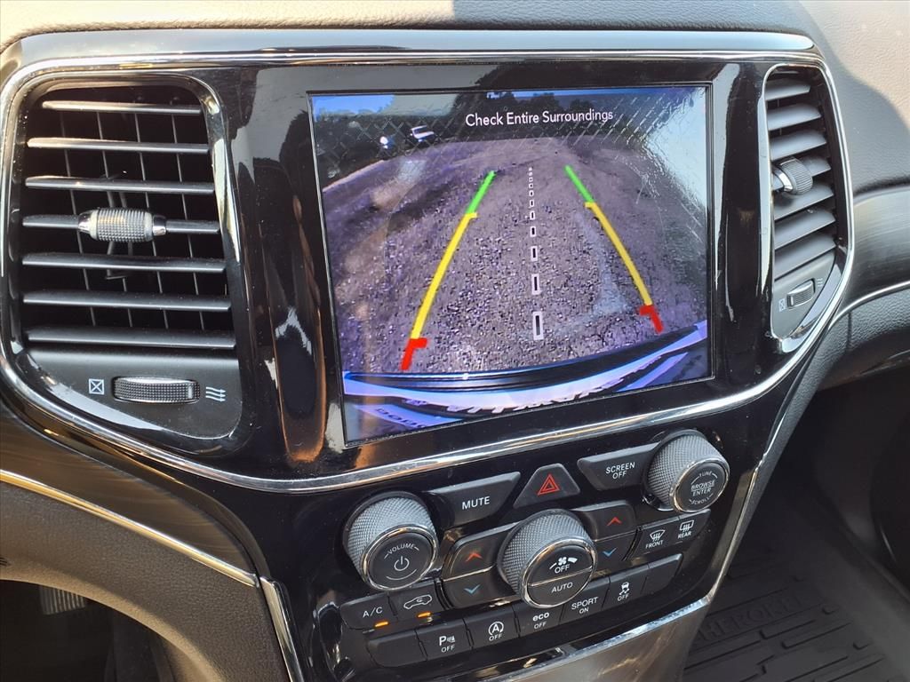 Used Car 2021 Jeep Grand Cherokee  Limited For Sale Under $25,000 In Pleasanton, Texas