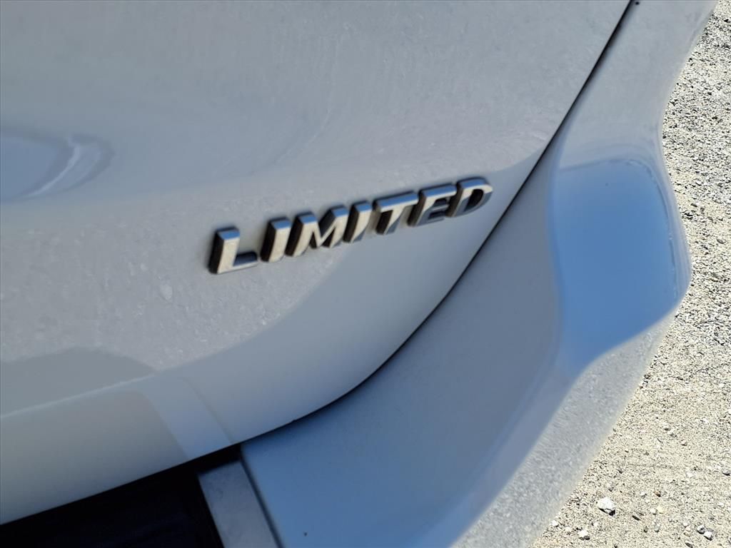 Used Car 2021 Jeep Grand Cherokee  Limited For Sale Under $25,000 In Pleasanton, Texas