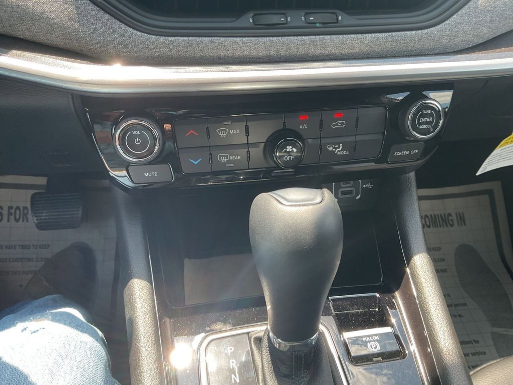 New Car 2025 Jeep Compass  Latitude For Sale Under $30,000 In Pleasanton, Texas