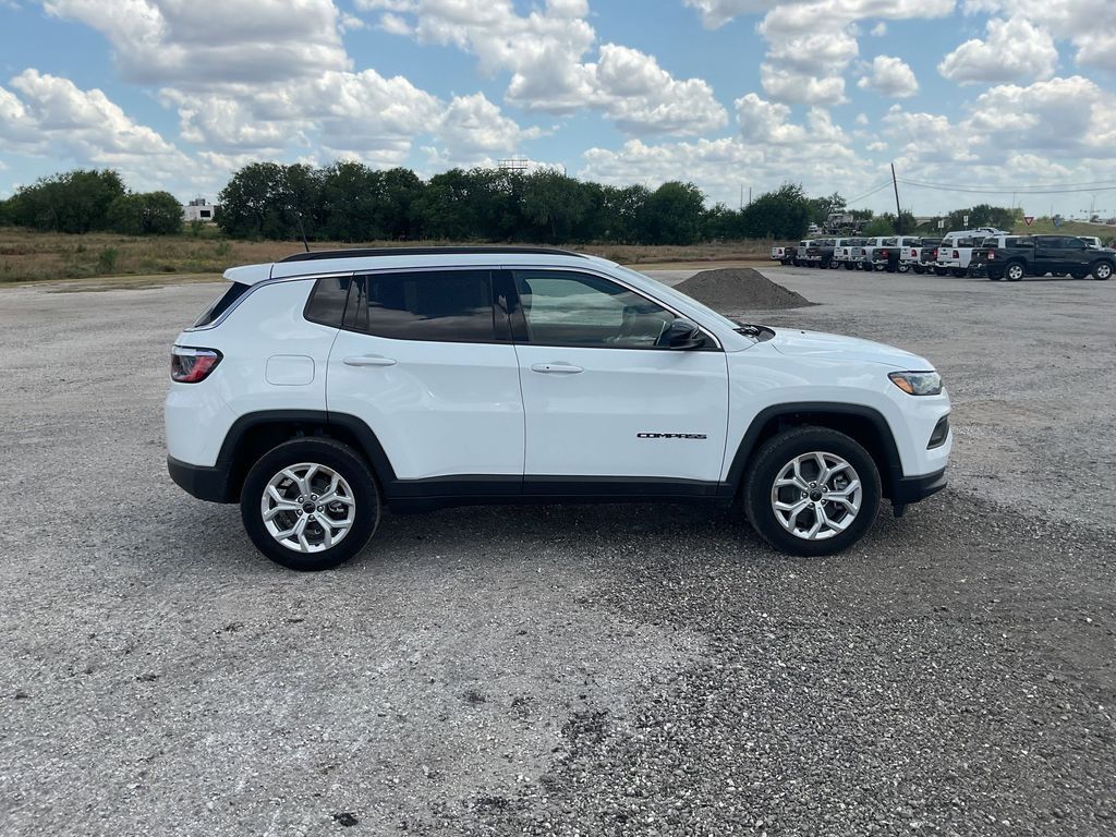New Car 2025 Jeep Compass  Latitude For Sale Under $30,000 In Pleasanton, Texas