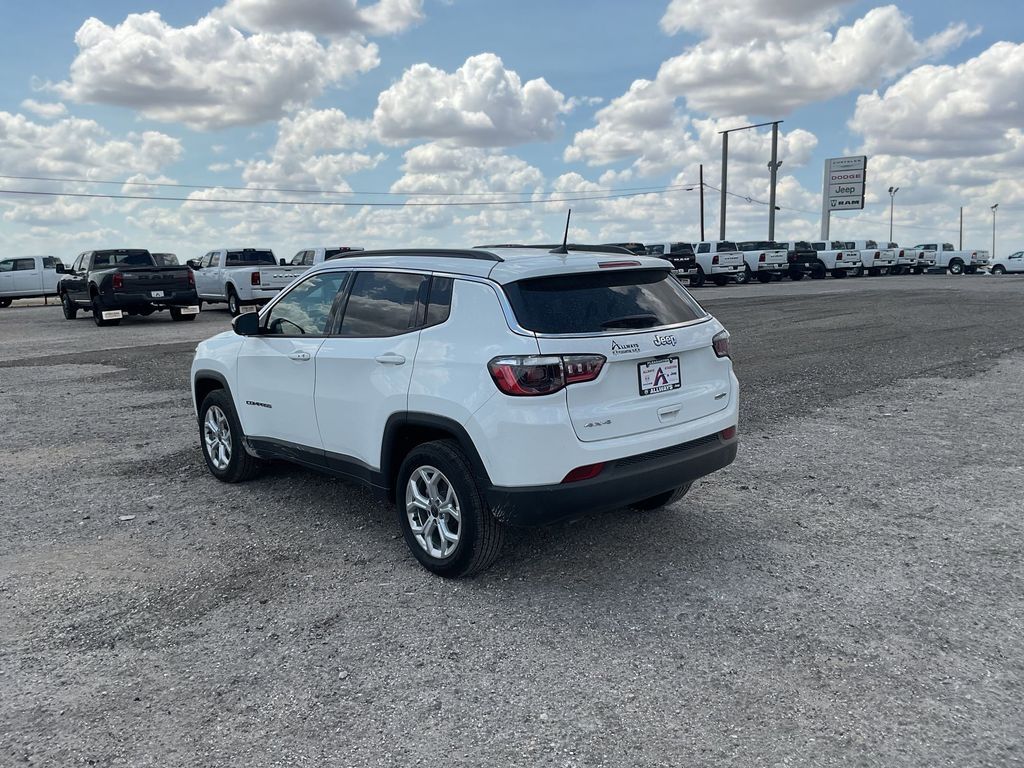 New Car 2025 Jeep Compass  Latitude For Sale Under $30,000 In Pleasanton, Texas